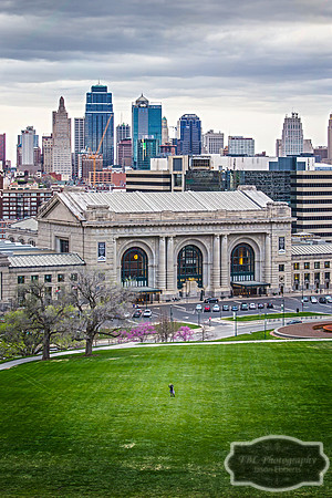 One little photographer in a large city