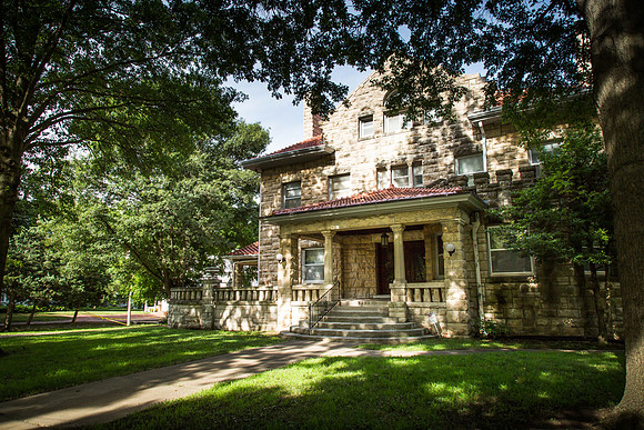 Atchison KS - 823 N 5th St