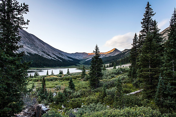Grizzly Lake at dawn