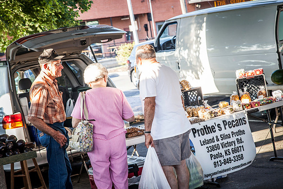 2013 08 28 farmers market-23