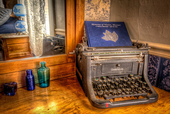 Antiques in the Blue Room - The Hatchery House Bed and Breakfast