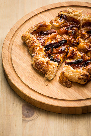 2016 07 07 Ibis Bakery Peach Gallette