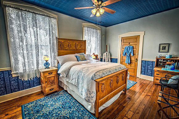 The Blue Room 2 - The Hatchery House Bed and Breakfast