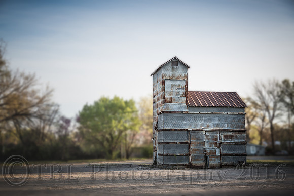 Lawrence Ice house