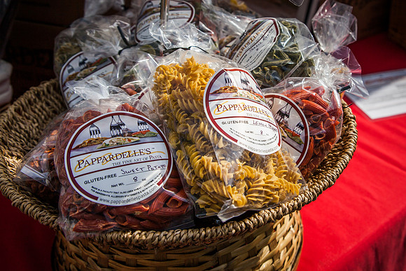 20140517 farmers mkt-7