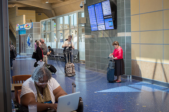 06-02-2017 Kansas City Airport and Janel Holcomb (1 of 19)