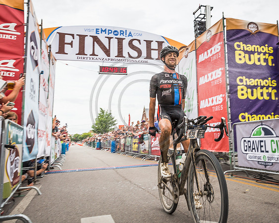 2017 finish line (2 of 112)