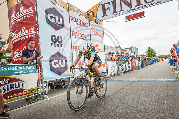 2017 finish line (40 of 112)