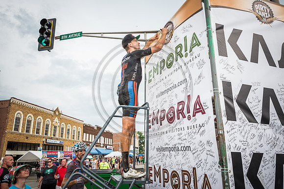 2017 finish line (70 of 112)
