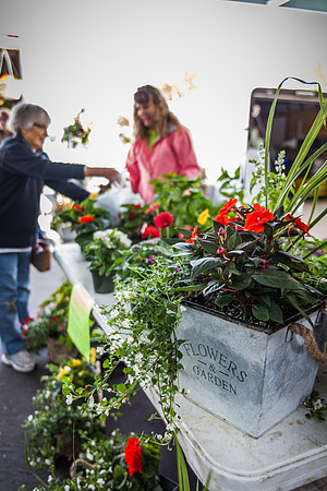 20140517 farmers mkt-10