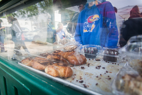 20140517 farmers mkt-2