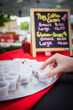 20140517 farmers mkt-6