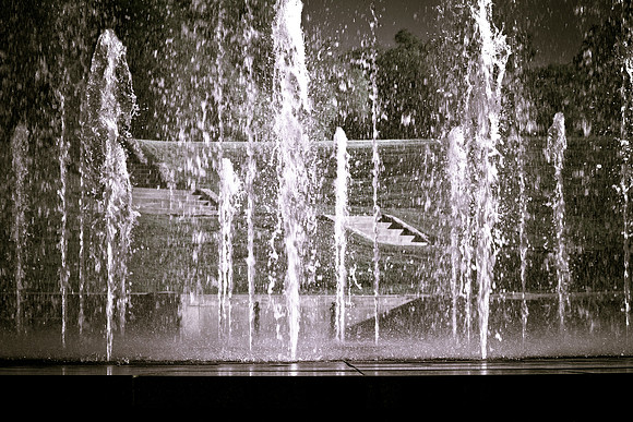 The Bloch Fountain - bw